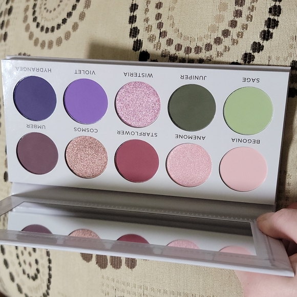 Ace Beaute Violet Sage Eyeshadow Palette - Picture 2 of 2